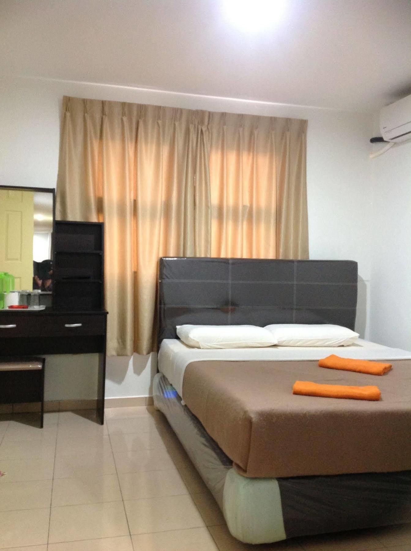 Silverwood Inn Miri Exteriör bild
